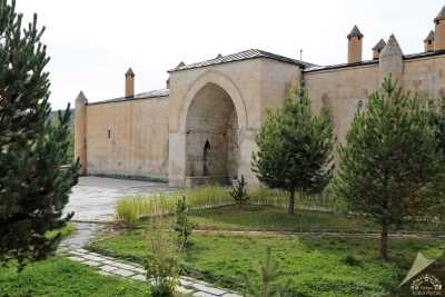Mama Hatun Kulliyesi