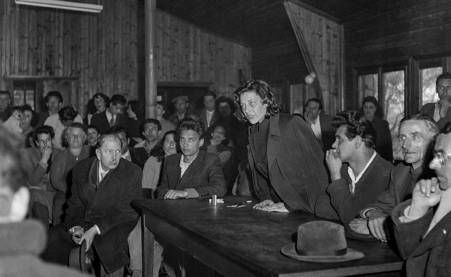 Ara Güler’in “Küçük Macaristan”ı: Fotoğraf Arşivi Göç Hafızasını Nasıl Geri Çağırıyor?