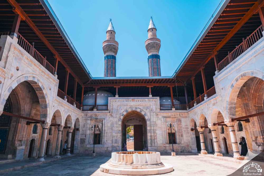 Gok Medrese302080